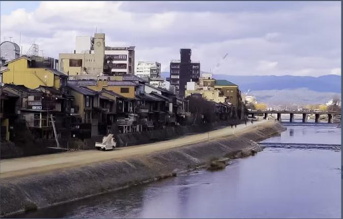 Kyoto Walking Tour and Shopping at Nishiki Market - Image 3